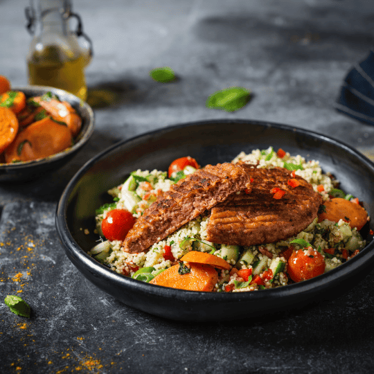 Greenway gourmet burger met marokkaansse worteltjes en couscous salade